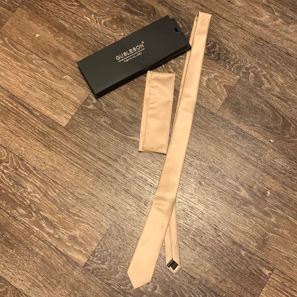 Champagne/ gold neck tie and pocket square - brand new